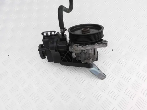 Pompe de direction assistée Mercedes Sprinter 906 A0064661701 image 3