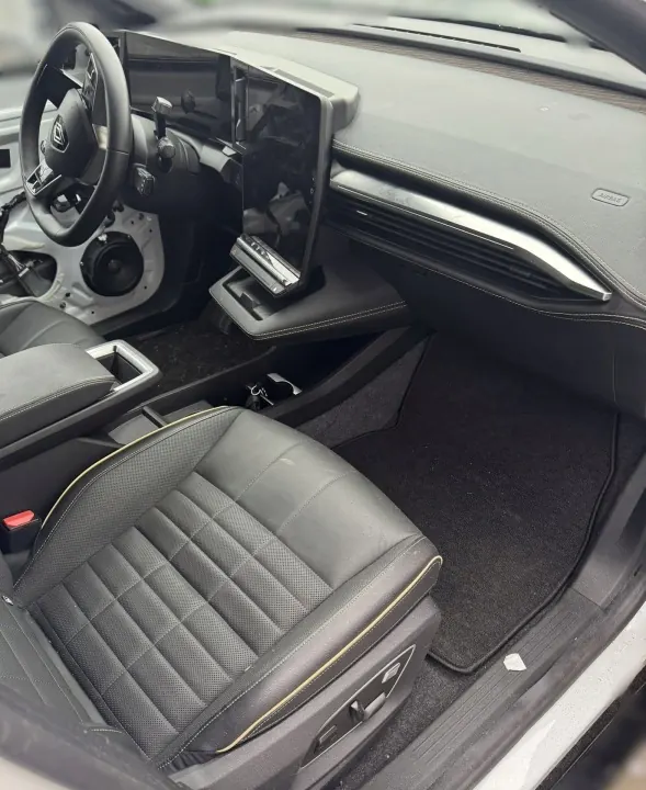 Tableau de bord OEM avec airbags pour Renault Megane V image 2