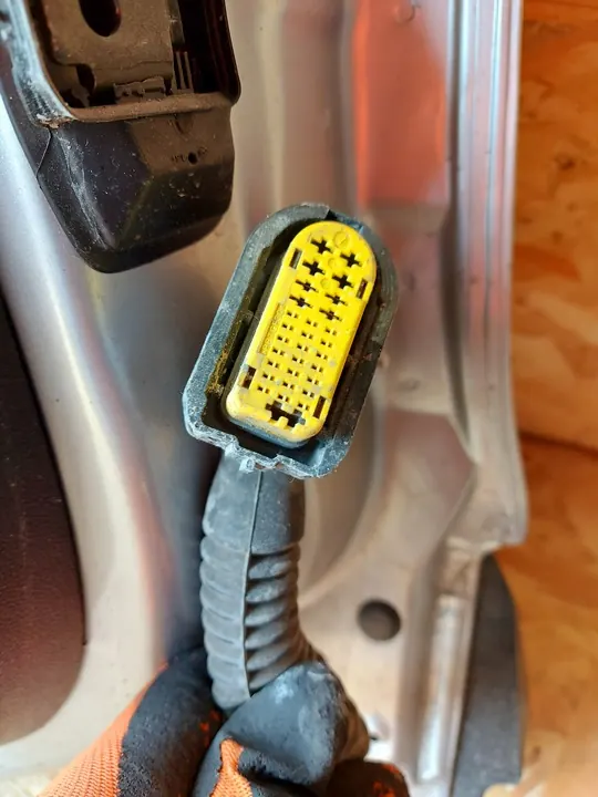 Vänster bakdörr Renault Clio IV 2017 komplett silver OEM image 10