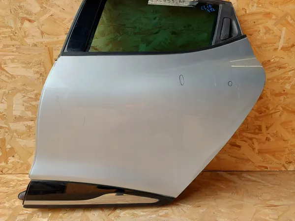 Vänster bakdörr Renault Clio IV 2017 komplett silver OEM image 2