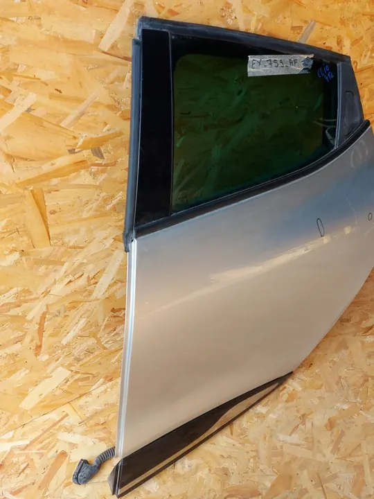 Vänster bakdörr Renault Clio IV 2017 komplett silver OEM image 3