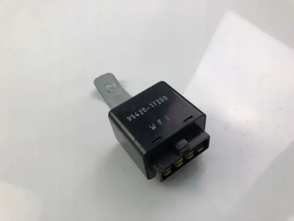 Hyundai Matrix Relais OEM 9542017200 - Gebruikt image 2