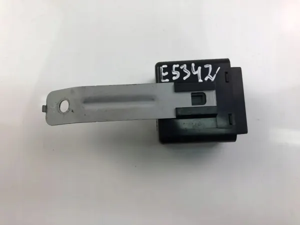 Hyundai Matrix Relais OEM 9542017200 - Gebruikt image 4