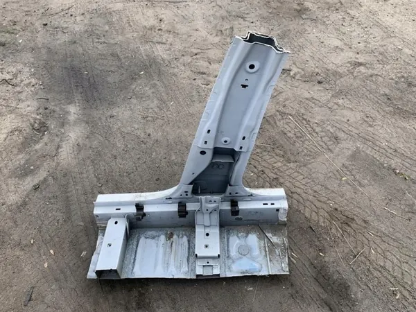 Montant Central Droit OEM SŁUPEK ŚRODKOWY PRAWY - Renault Clio V image 3