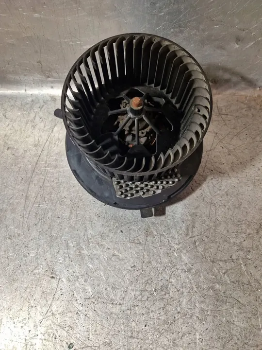 Resistor de calefacción SKODA YETI 2.0L diésel image 3