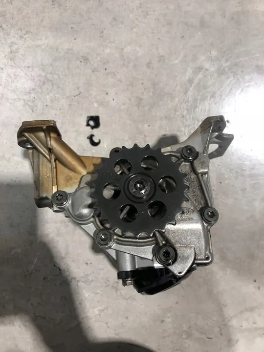 BMW OE Olje pump image 6