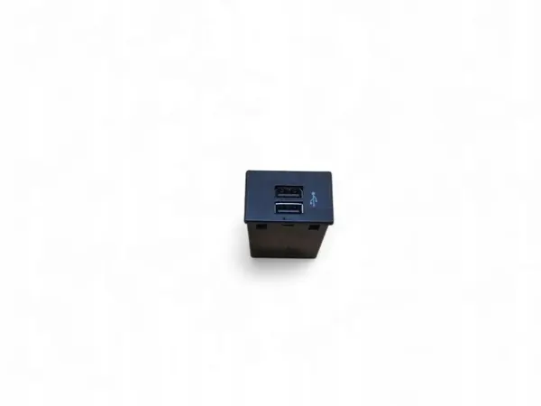 USB-portti OEM 284H33ZD2A Infiniti Q30 2.0L image 2