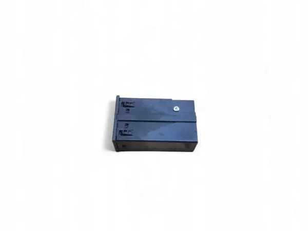 USB-portti OEM 284H33ZD2A Infiniti Q30 2.0L image 3
