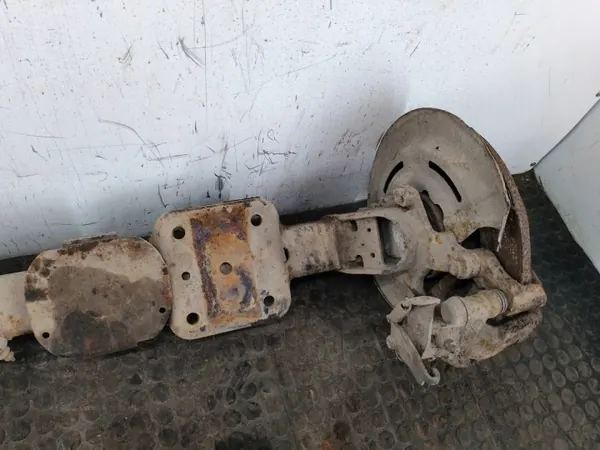 Hinterachsschwinge OEM MB 100 D 2.4 D für Mercedes image 4