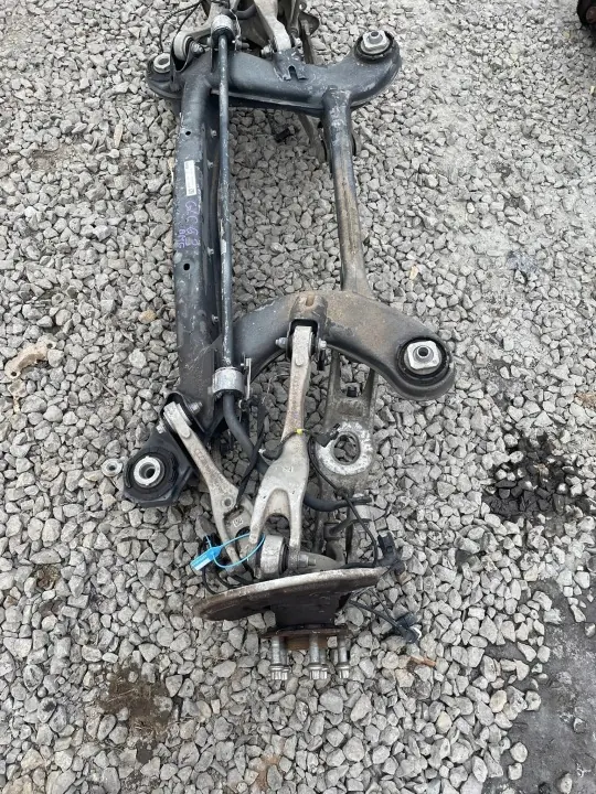 OEM 2533506509 Taka-akselinpidike Mercedes GLC image 4