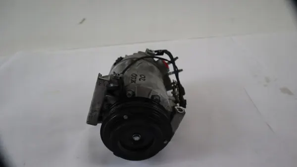 Volvo XC60 I Klimakompressor OEM 7SE17 - Gebraucht image 2