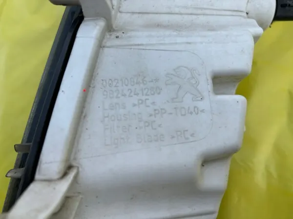 OEM 9824241280/9825065280 Peugeot 208 II DRL LED image 6