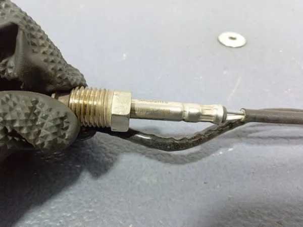 Sensor Temperatura Escape BMW OEM 8490060 image 3