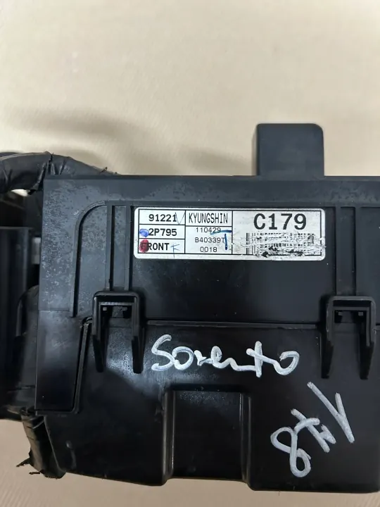 Kia Sorento II zekeringkast OEM 91415-2P663 image 4