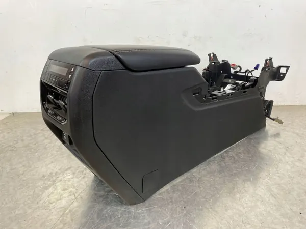 Accoudoir de console Jeep OE FOB47851 pour Grand Cherokee 2023 image 10