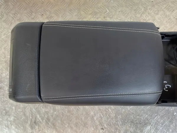 Accoudoir de console Jeep OE FOB47851 pour Grand Cherokee 2023 image 5