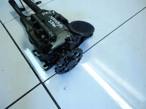Pompe à huile Mercedes OEM 6121810201 pour E W210 2.7CDI image 3