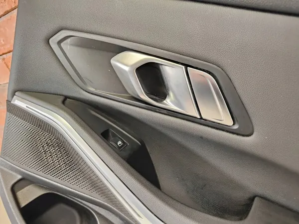 OEM 9460712 Revestimento Couro Porta Traseira Direita - BMW G20/G21 image 4