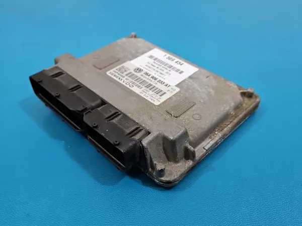 Motorregeleenheid VW Passat B6 1.6 8V 06A906033AT image 2