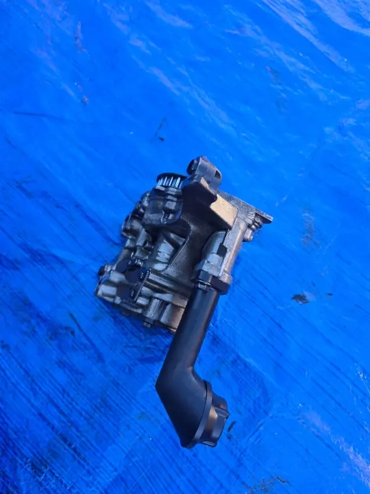 Pompe à huile OEM 04L145208D pour VW Group 1.6/2.0D image 3