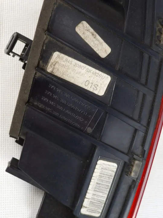 Luz Trasera Derecha Skoda Superb 3 Kombi 2015-2021 OEM 3V9945308D image 4