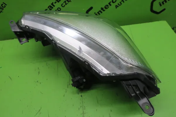 TOYOTA YARIS III Faro Derecho Cromado 2011 image 6