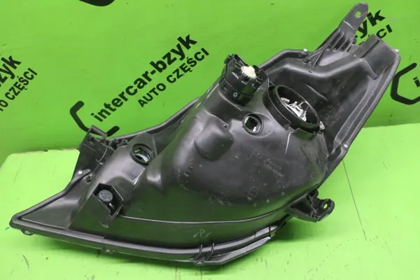 TOYOTA YARIS III Faro Derecho Cromado 2011 image 8