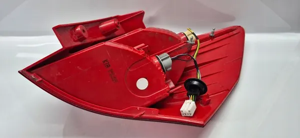 Lámpara trasera izquierda KIA VENGA image 4