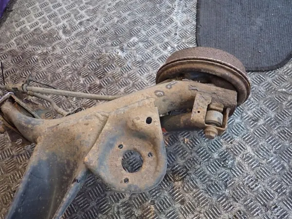 Viga do eixo traseiro Lancia Ypsilon II OEM 51784866 image 3