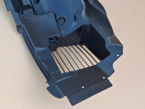 Front Left Wheel Arch Maserati Levante M161 OEM image 8