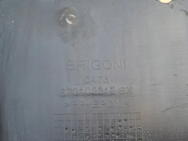 Front Left Wheel Arch Maserati Levante M161 OEM image 9