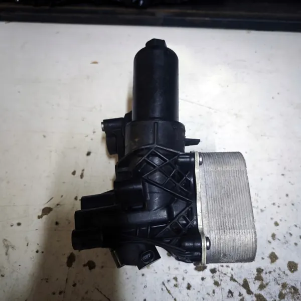 Oljefilterhus Skoda Superb III OEM 05L115389AC image 2
