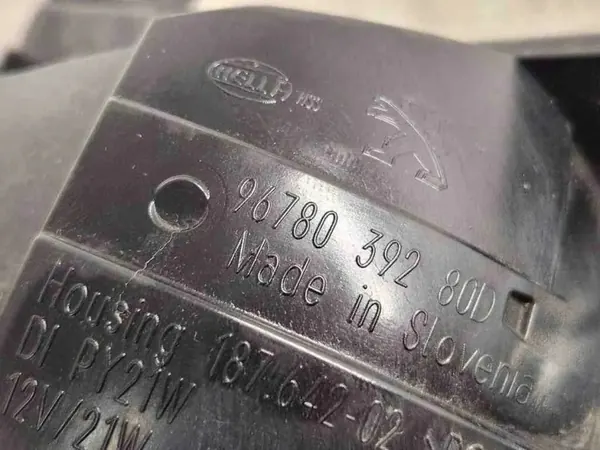 Intermitente derecho OEM 9678039280D para Peugeot 308 T9 image 9
