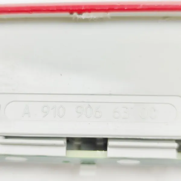Luz de Freno Mercedes-Benz Sprinter 910 907 A9109066300 image 6