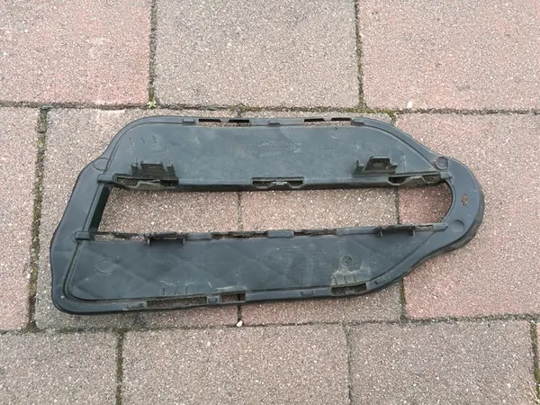 Grille de pare-chocs avant droite MERCEDES X204 image 2