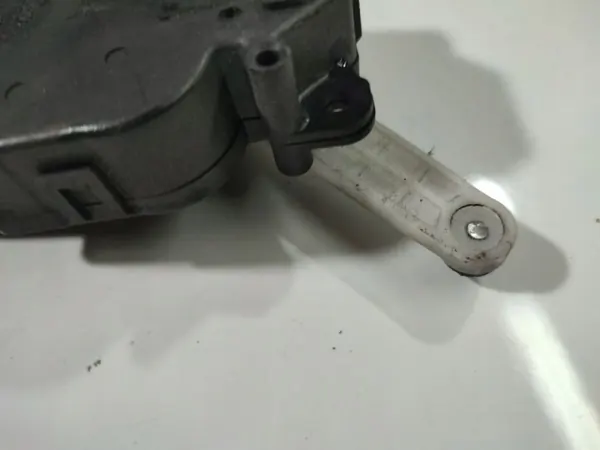 Verwarmingsklepmotor OEM 0637008680 voor Toyota Avensis image 4