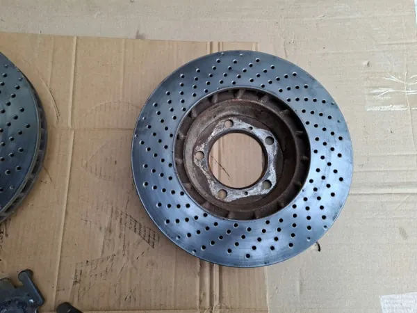 Porsche 911 996 etujarrutuslevyt & -palat OEM 205831/205832 image 8