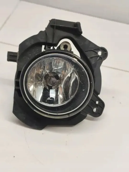 BMW X5 F15 Halogen Strålkastare Höger OEM 7374146 image 4