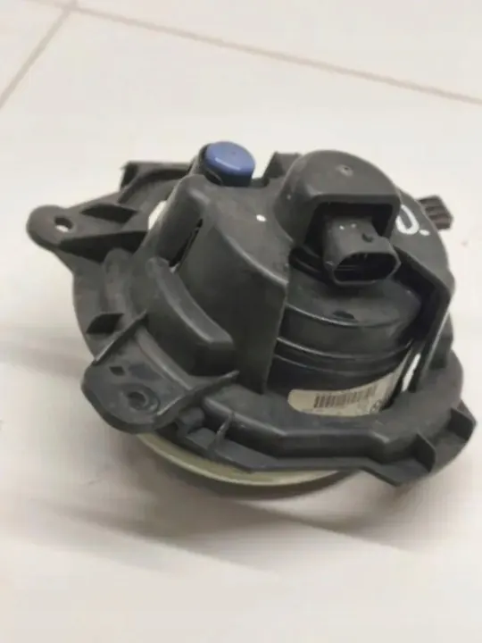 BMW X5 F15 Halogen Strålkastare Höger OEM 7374146 image 5