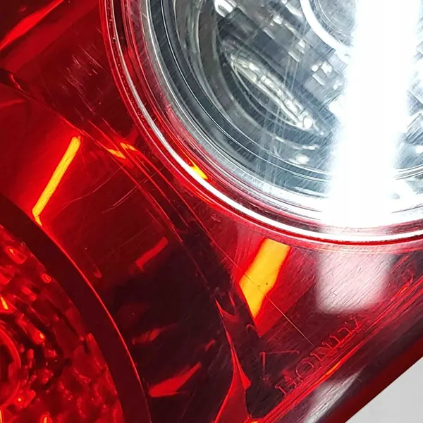 Luz trasera izquierda del maletero Honda Accord 2005 image 6