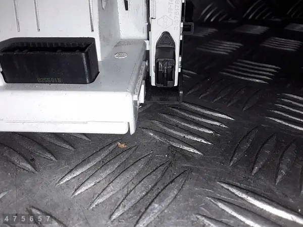 Écran d'affichage Renault Kangoo OEM 8200755144 image 6