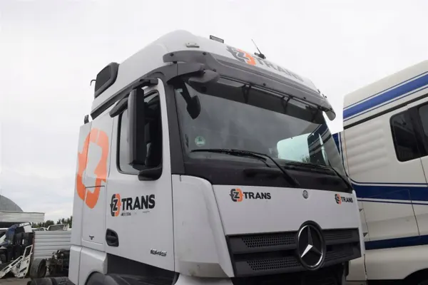 Komplette Kabine Mercedes Actros MP4 Euro 6 - Gebraucht image 2