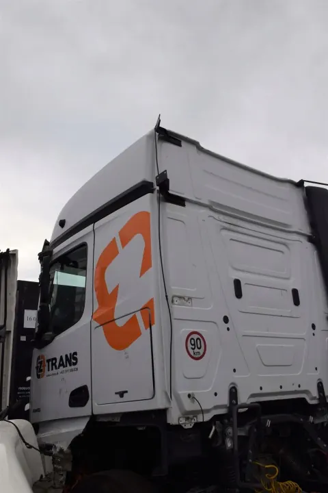 Komplette Kabine Mercedes Actros MP4 Euro 6 - Gebraucht image 5