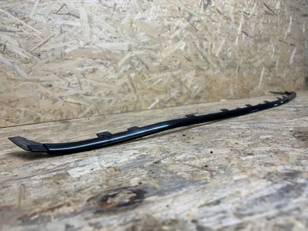 Spoiler dianteiro Mercedes C-Class A2068853305 AMG image 5