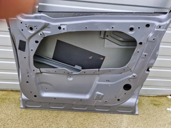 Land Rover Discovery Sport Oikea Etuovi OEM 4K8821131B image 5