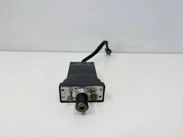Mercedes R107 SL SLC schuifdakmotor OEM 0130830001 image 7