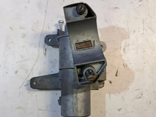 Volvo V70 2004 Schloss-Einsatz OEM 8626324 image 4