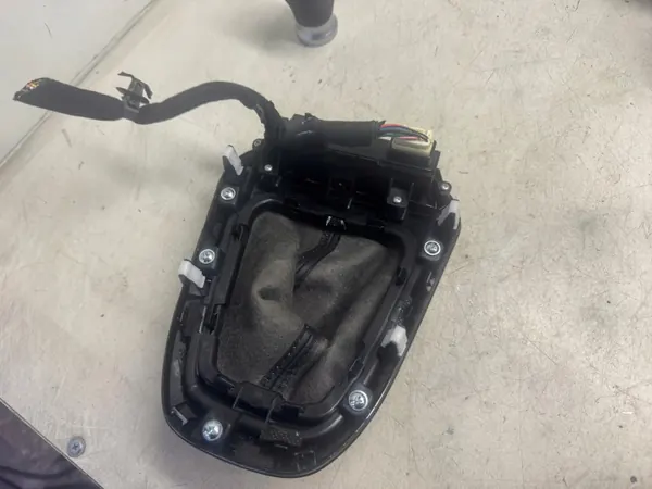 KIA PICANTO III Växelspak OEM - Begagnat skick image 6