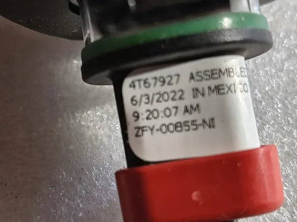 Luz de matrícula Nissan Frontier OEM ZFY-00855-NI image 3