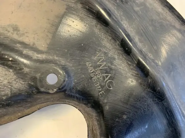 OEM 4M0615312E Voor remschijfbeschutting linkerkant image 3